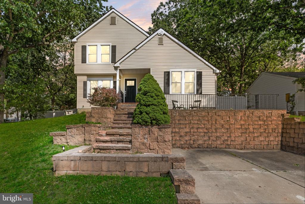 4 PROSPECT COURT