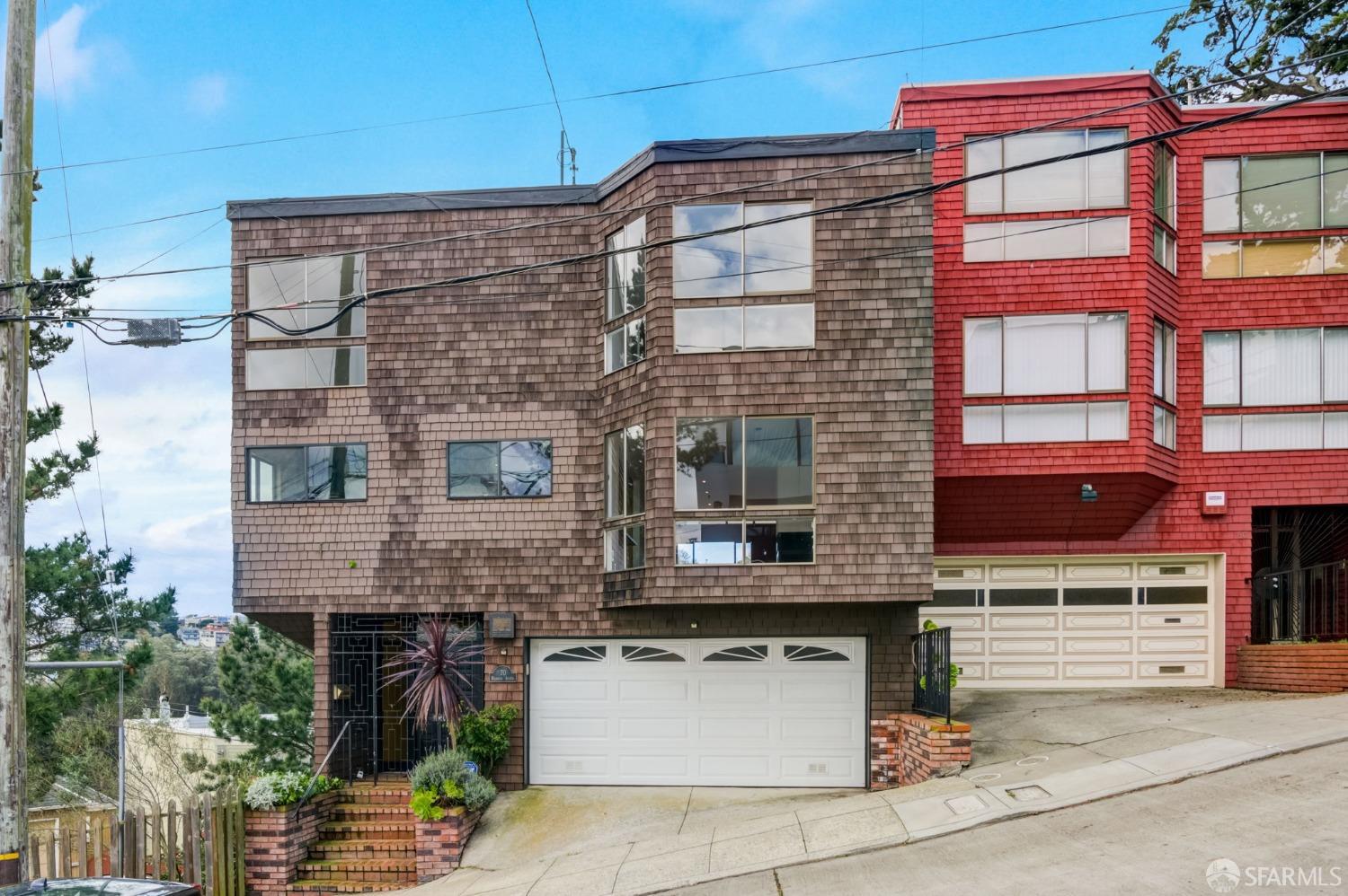 70 Hiliritas Avenue