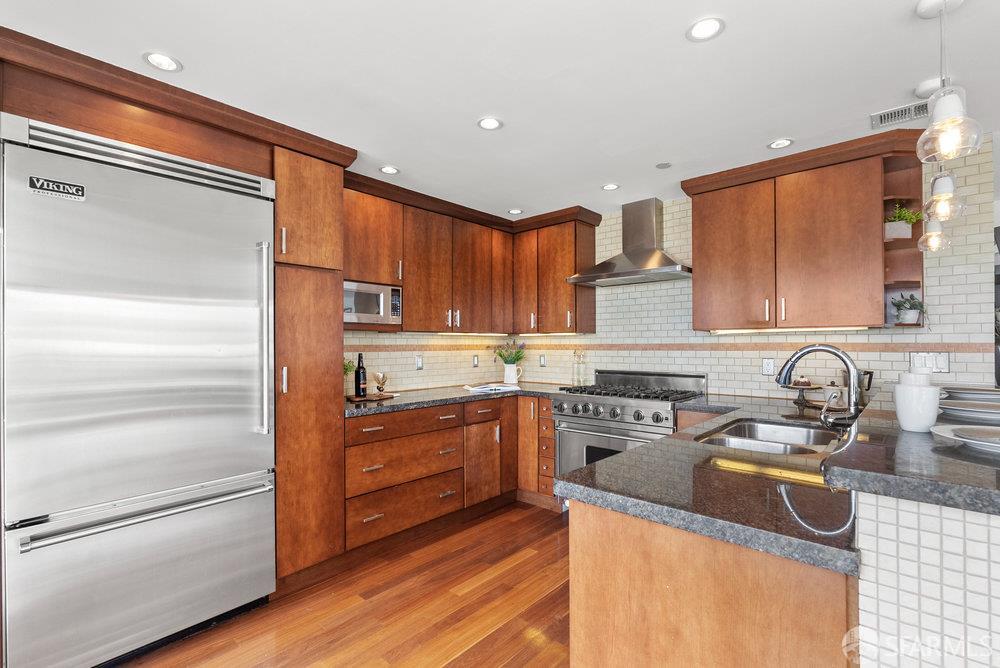 647 Grand View Avenue # 3