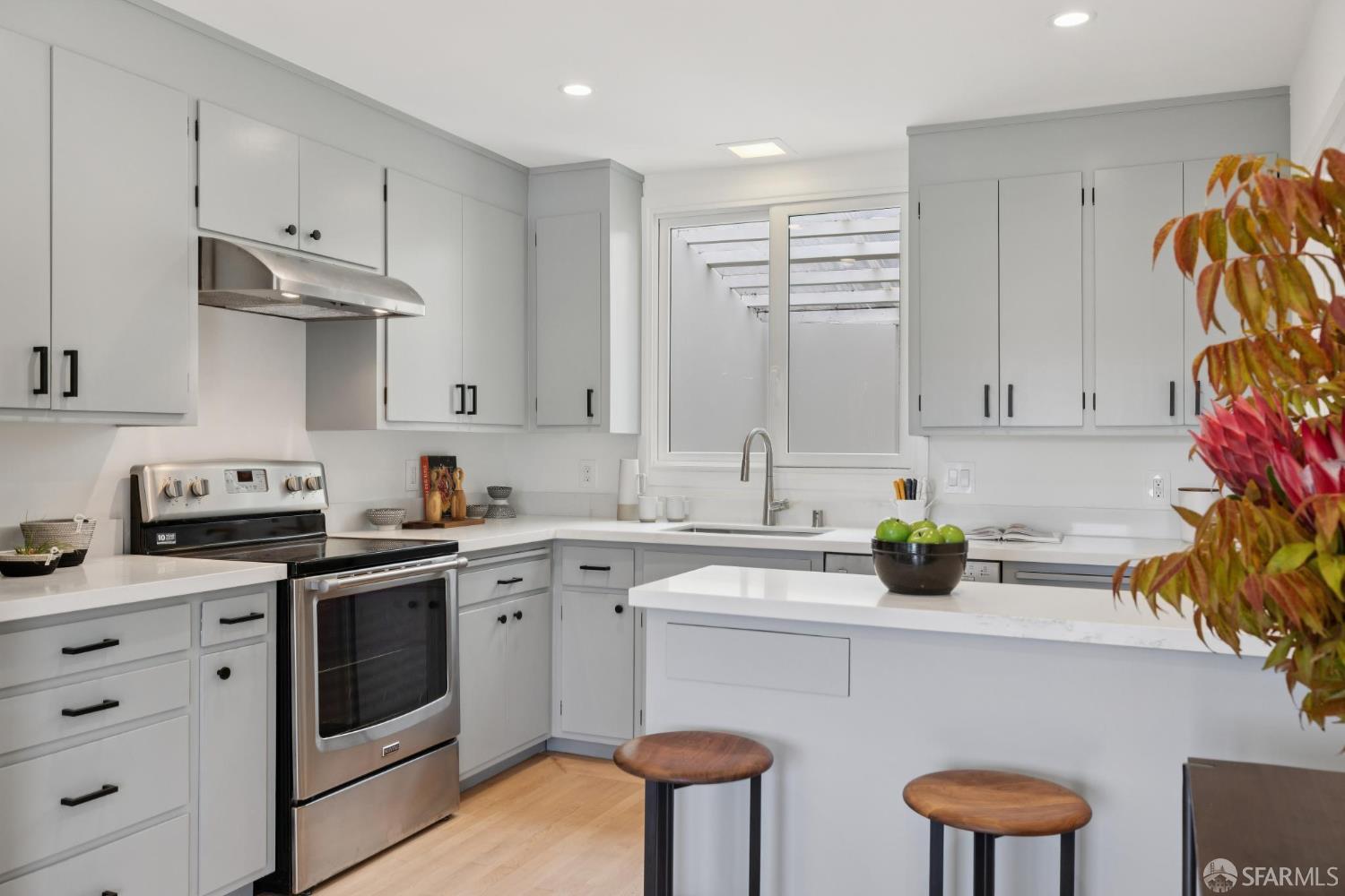 1983 10th Avenue, San Francisco