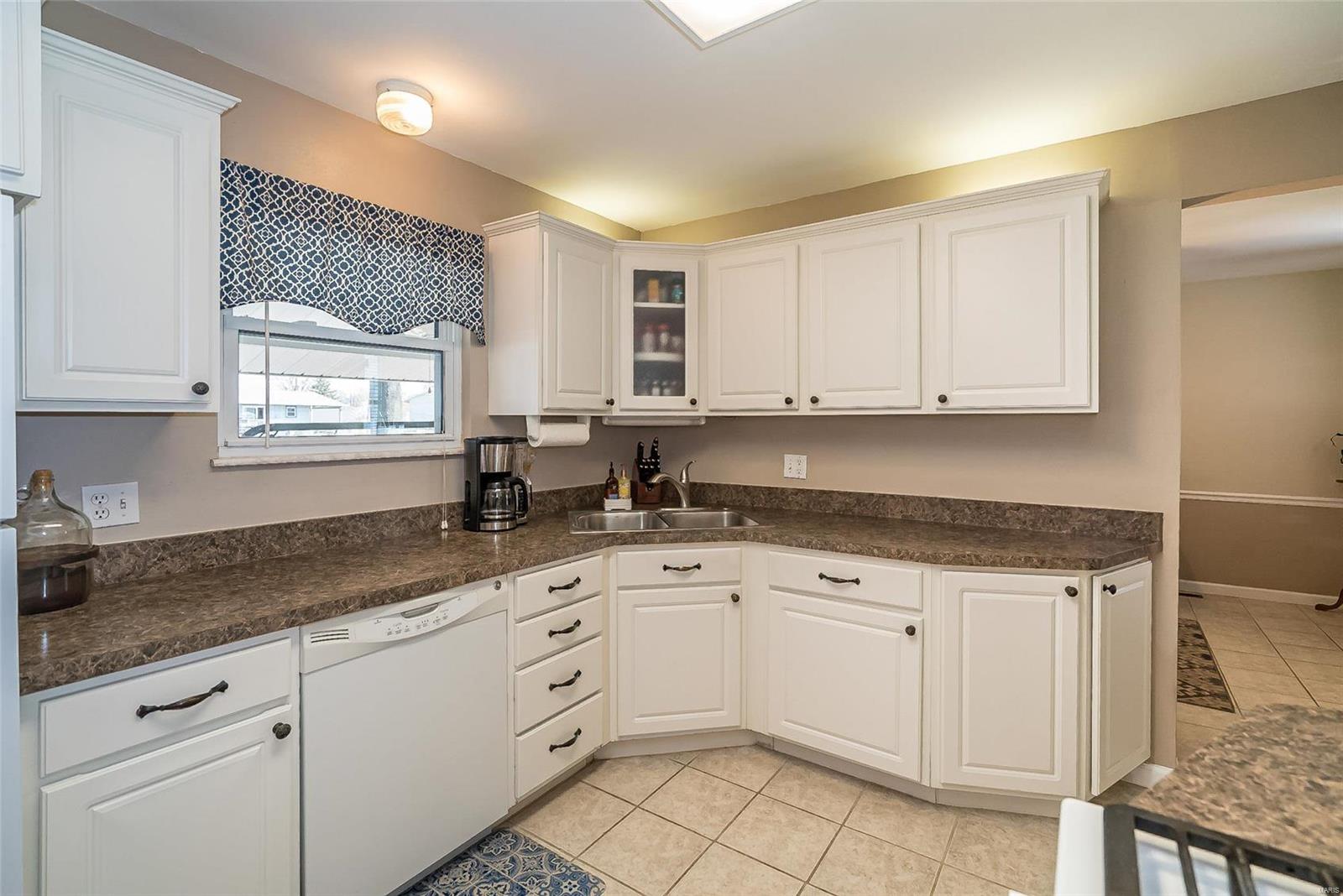 11935 Glen West