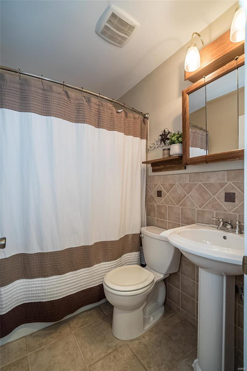 11935 Glen West