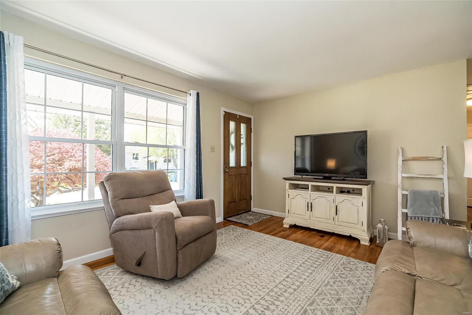 11935 Glen West