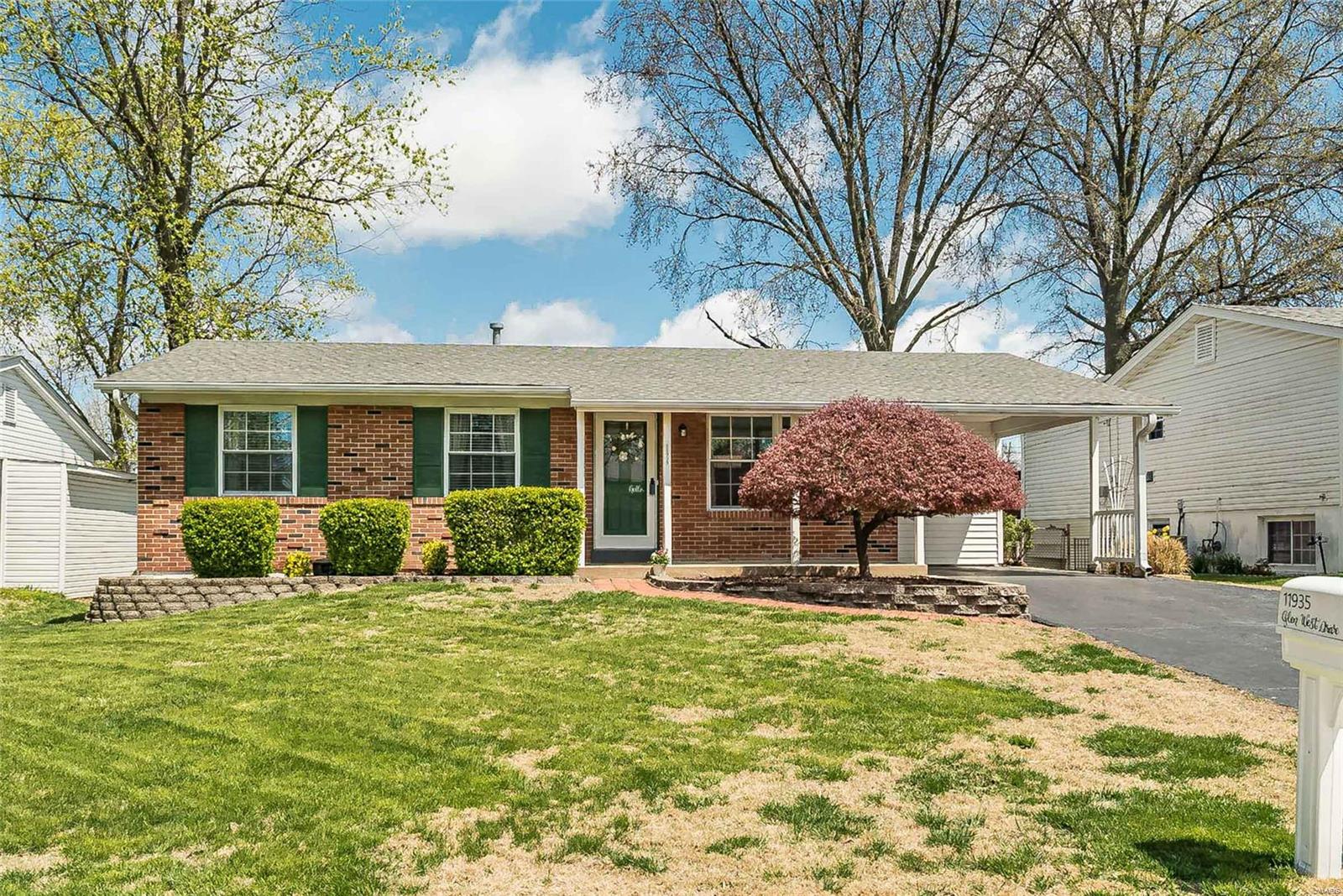 11935 Glen West