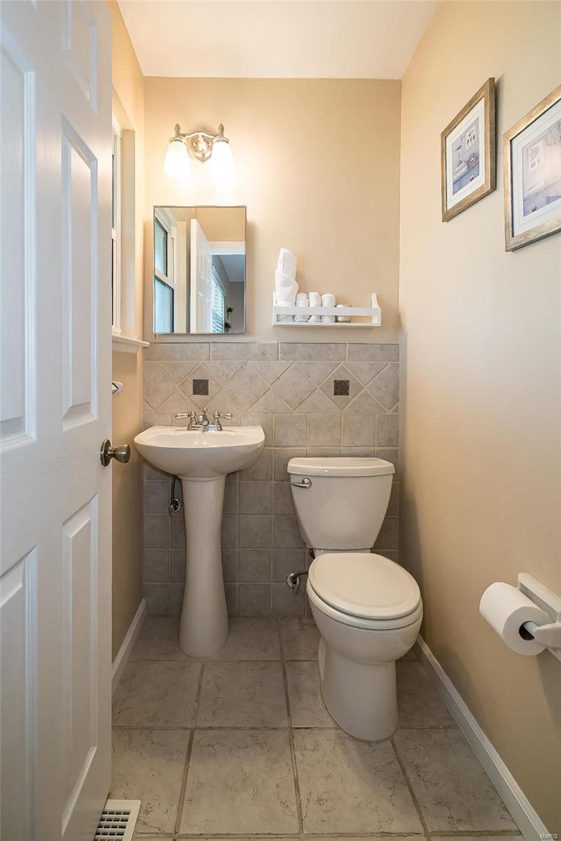 11935 Glen West