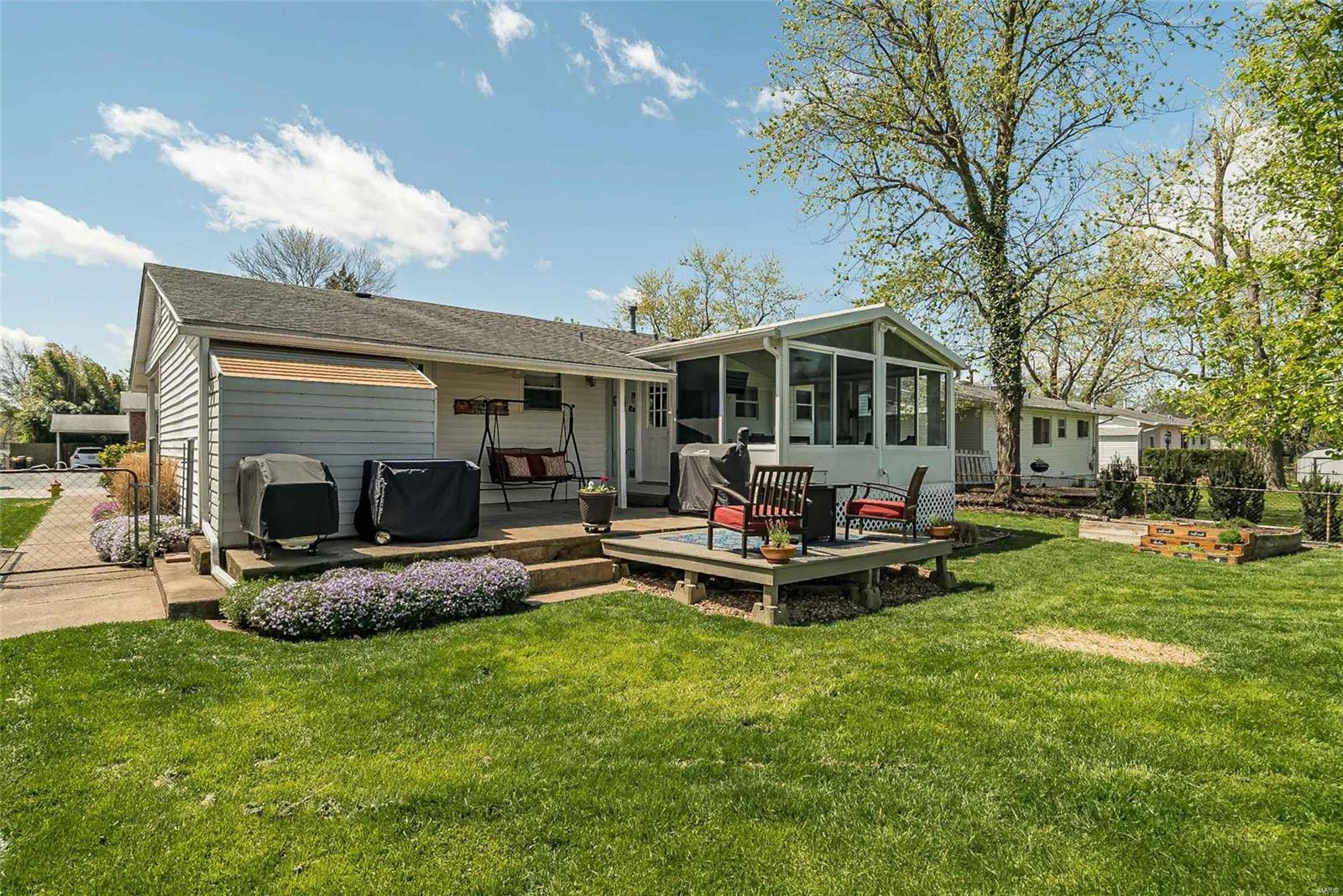 11935 Glen West