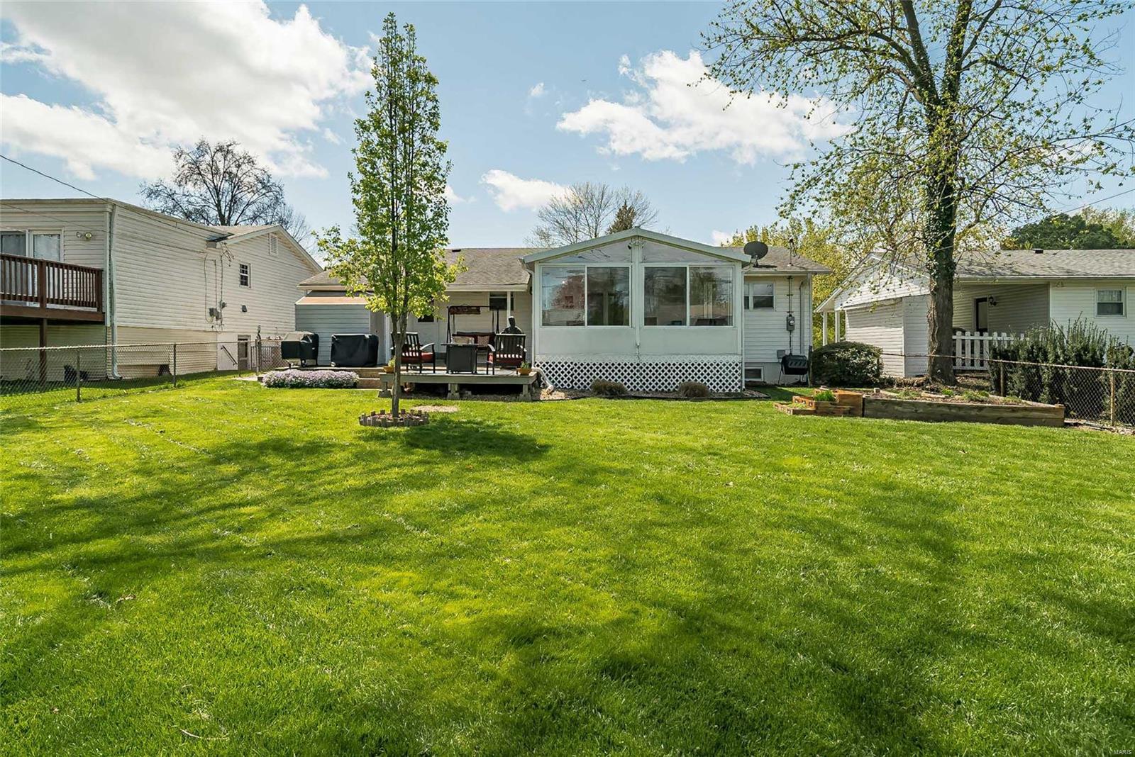 11935 Glen West