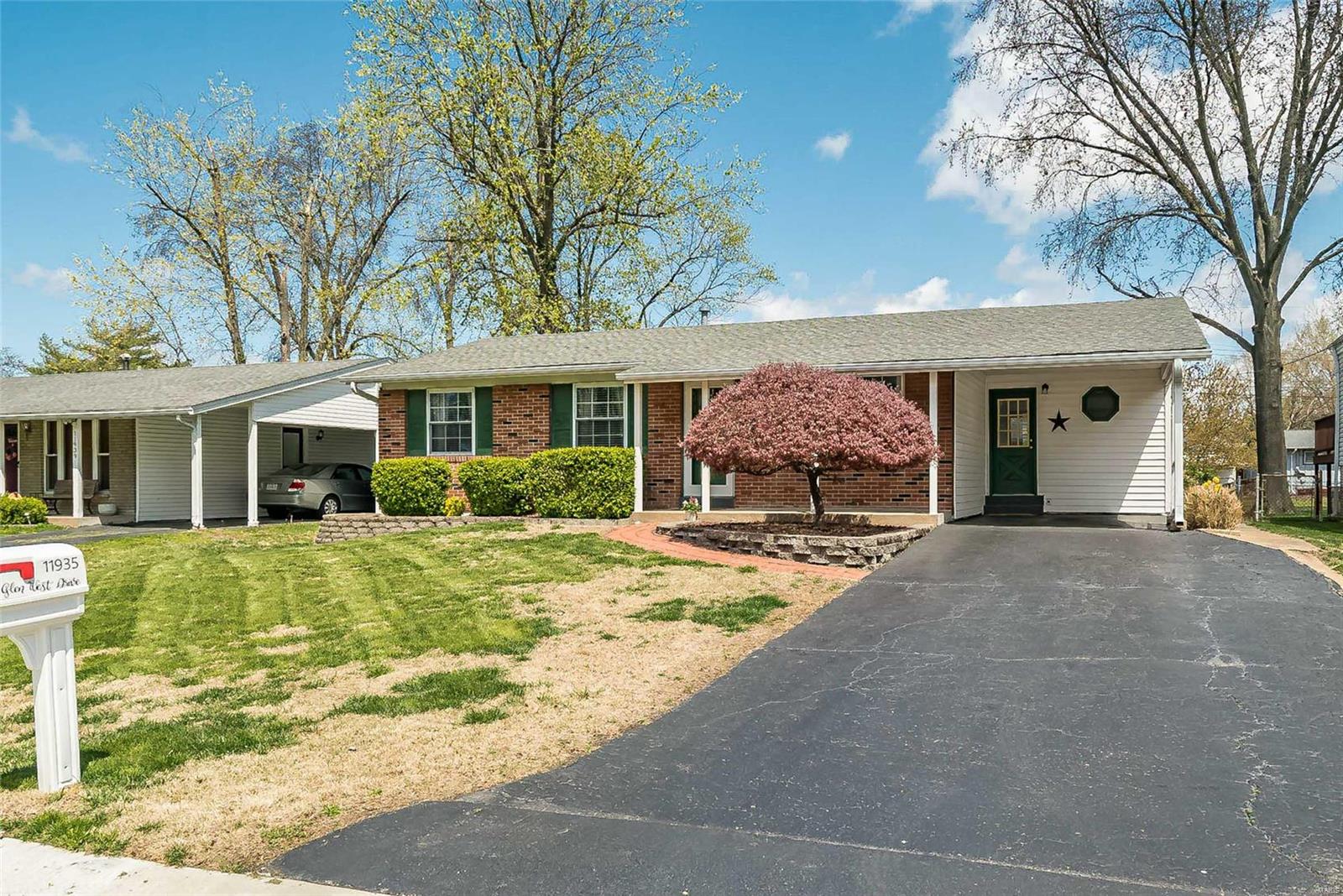 11935 Glen West