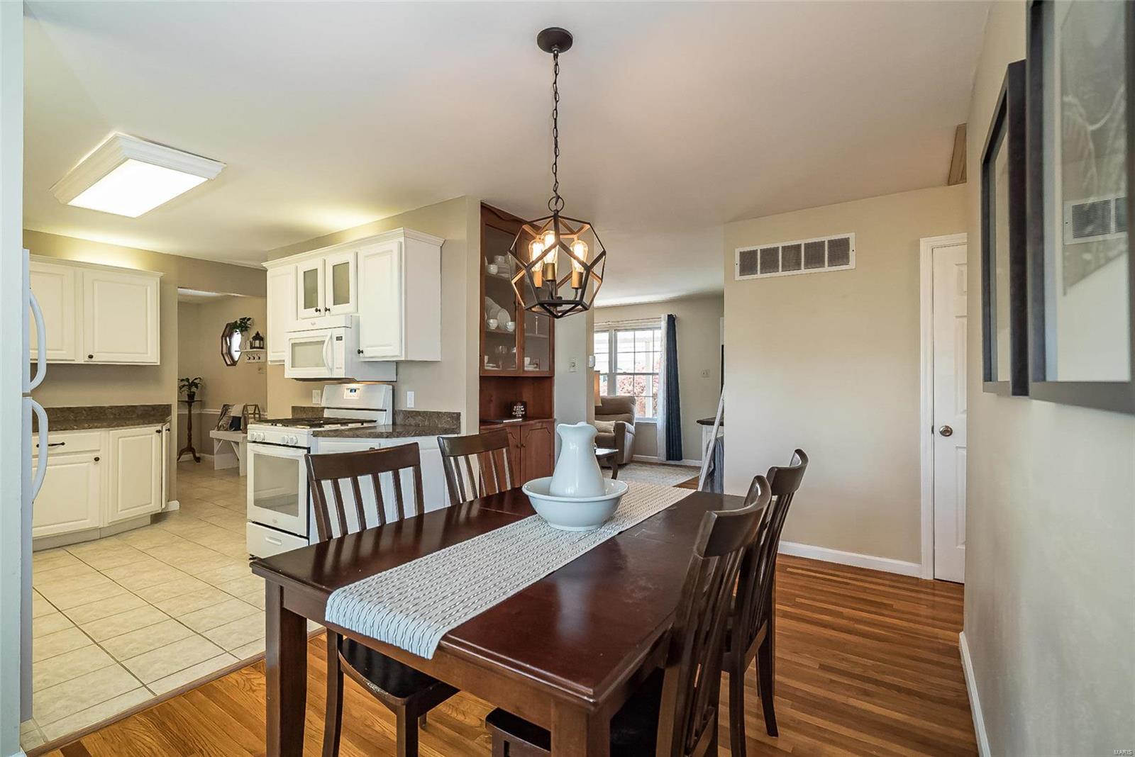 11935 Glen West