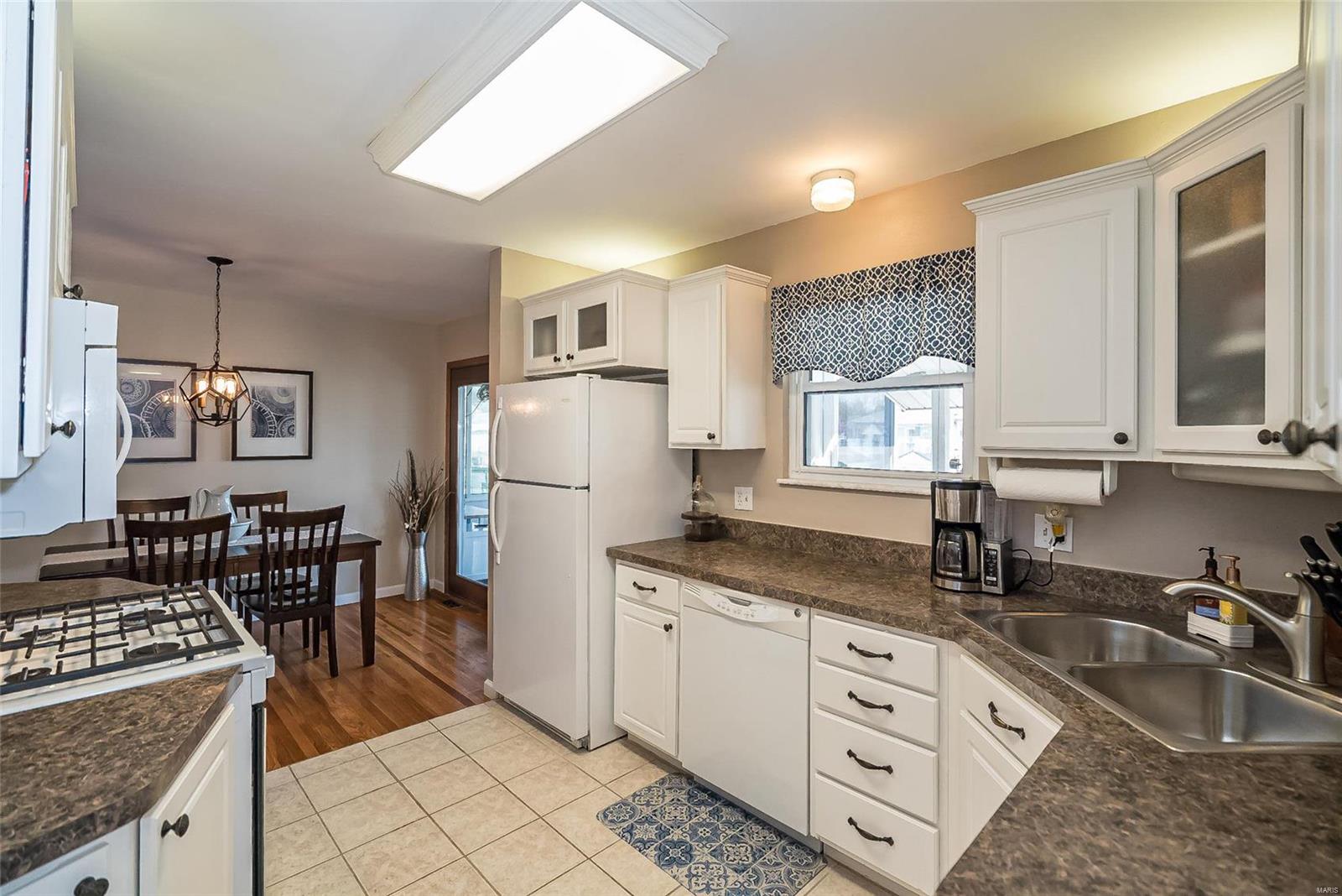 11935 Glen West