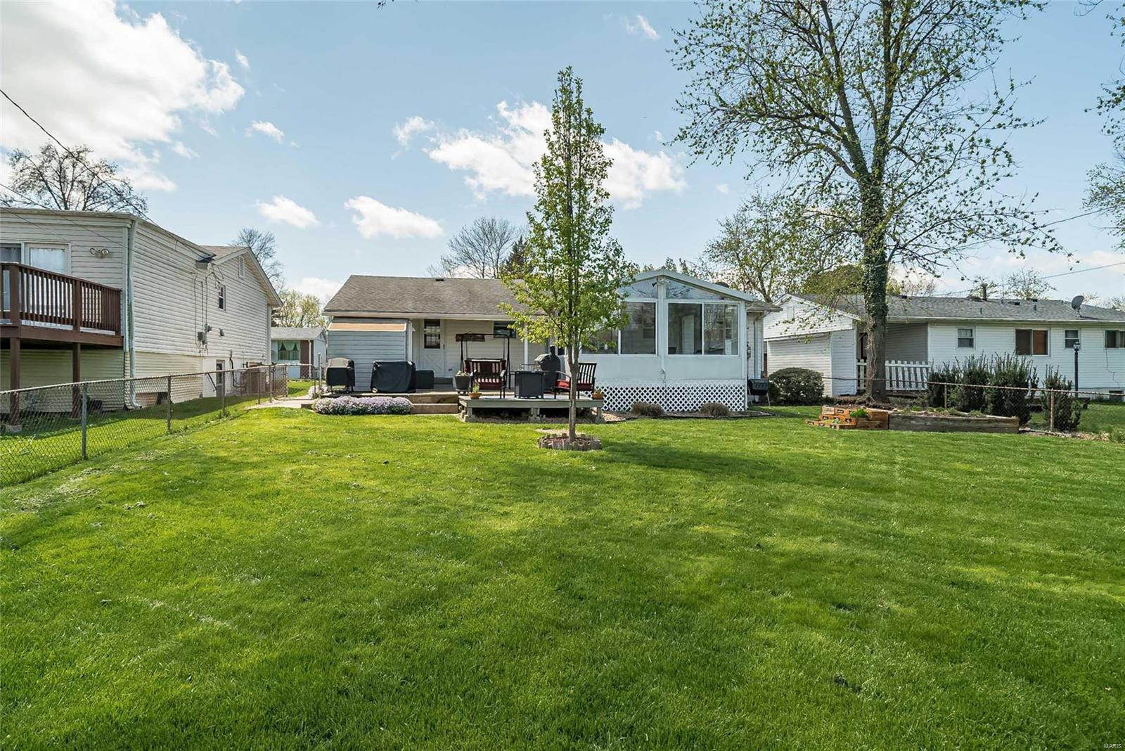 11935 Glen West