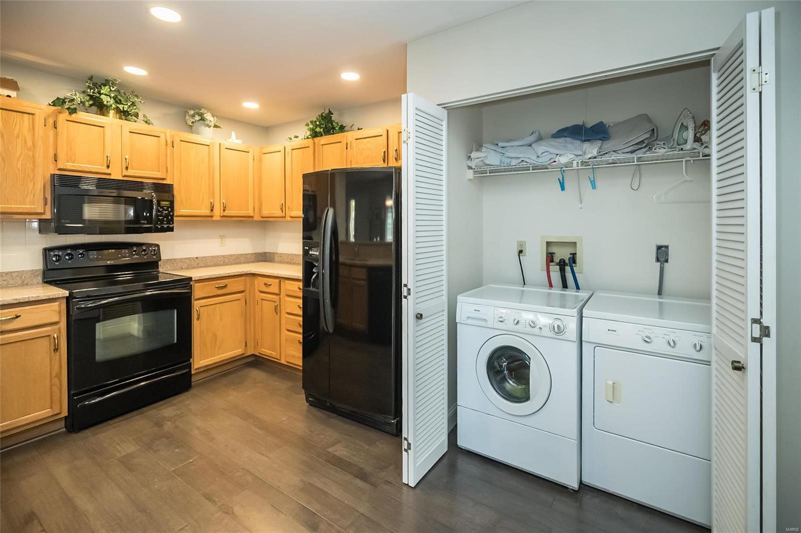 1717 Highview Circle Court