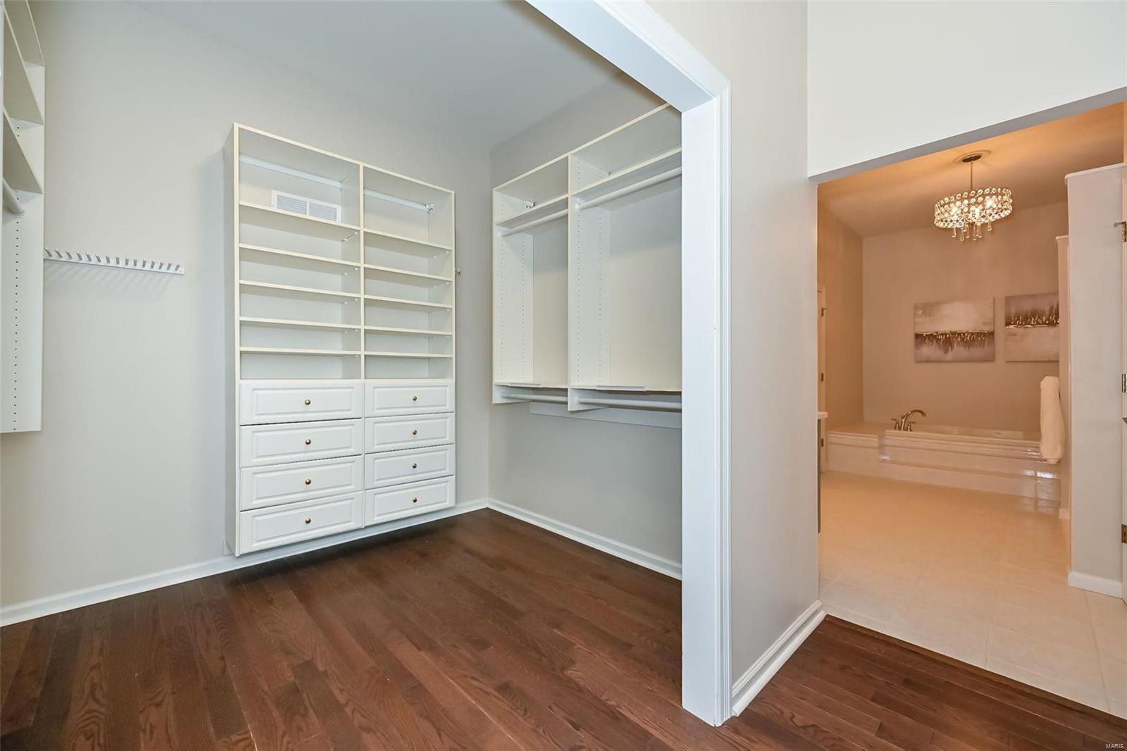 12431 Questover Manor Ct