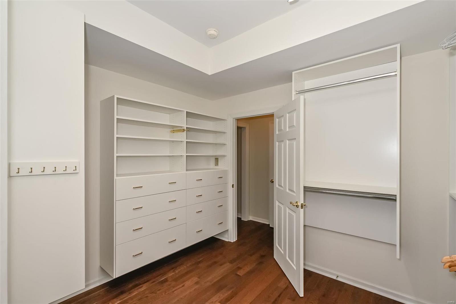 12431 Questover Manor Ct