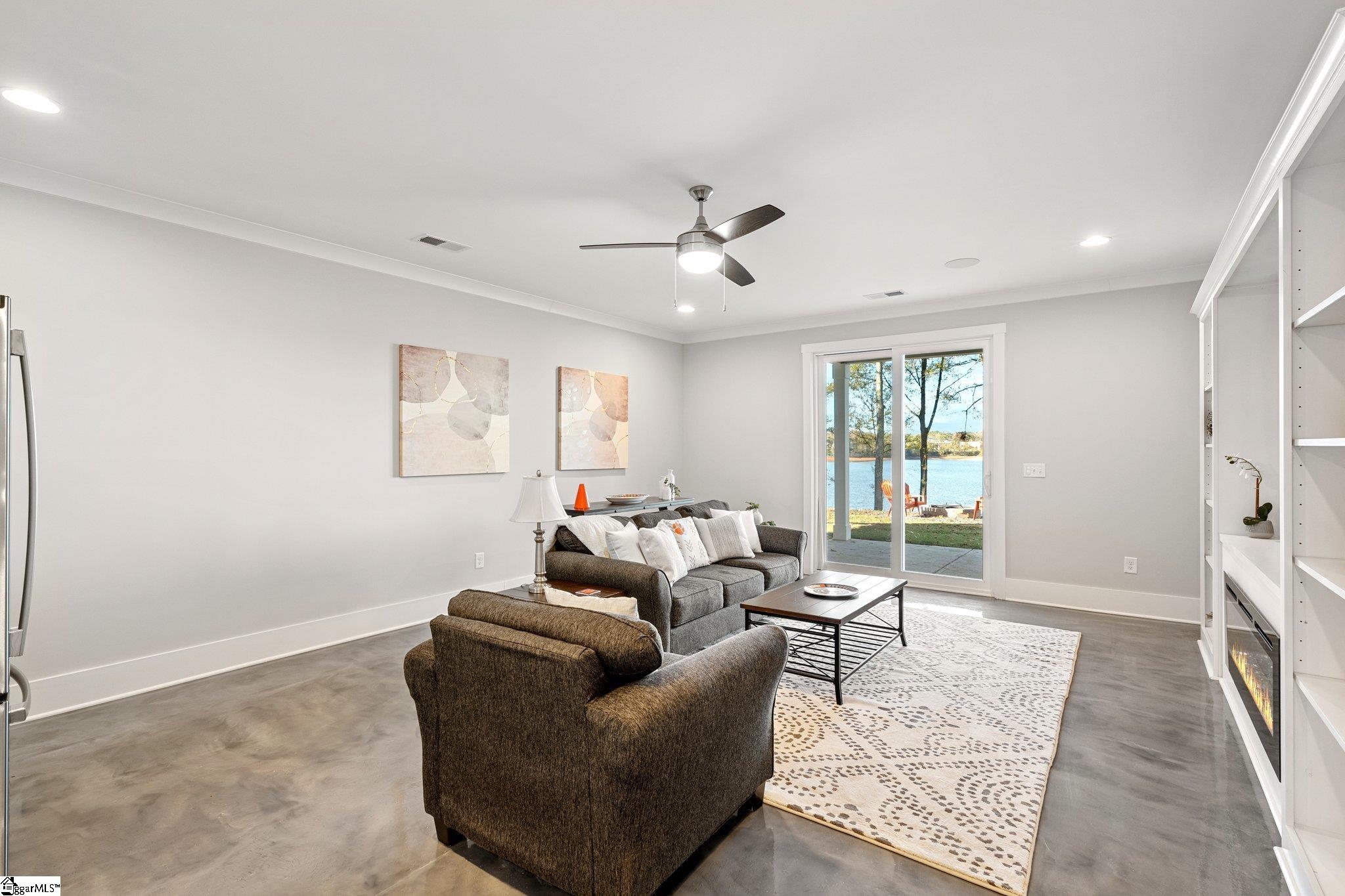 108 Holiday West Unit A