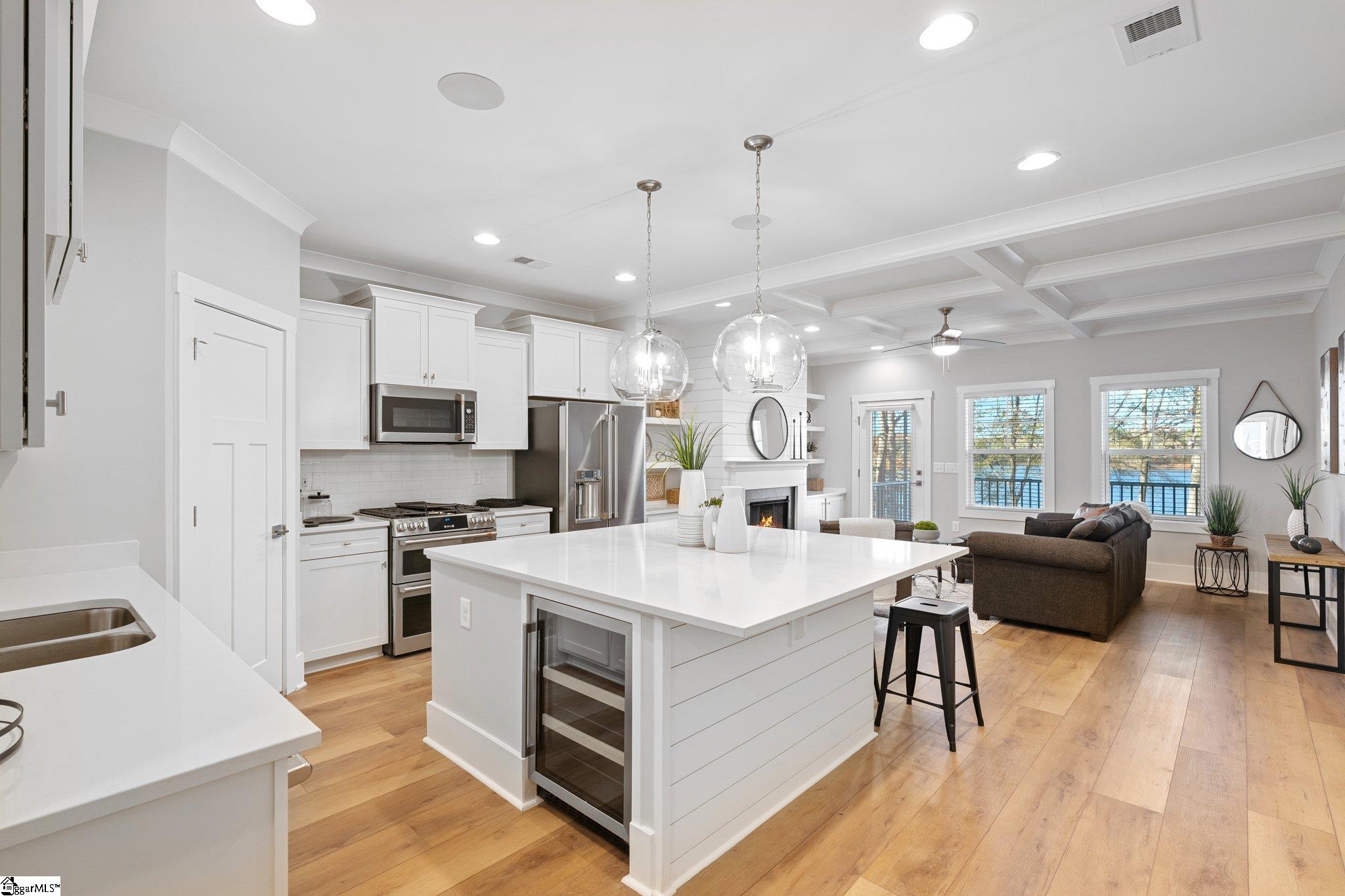 108 Holiday West Unit A