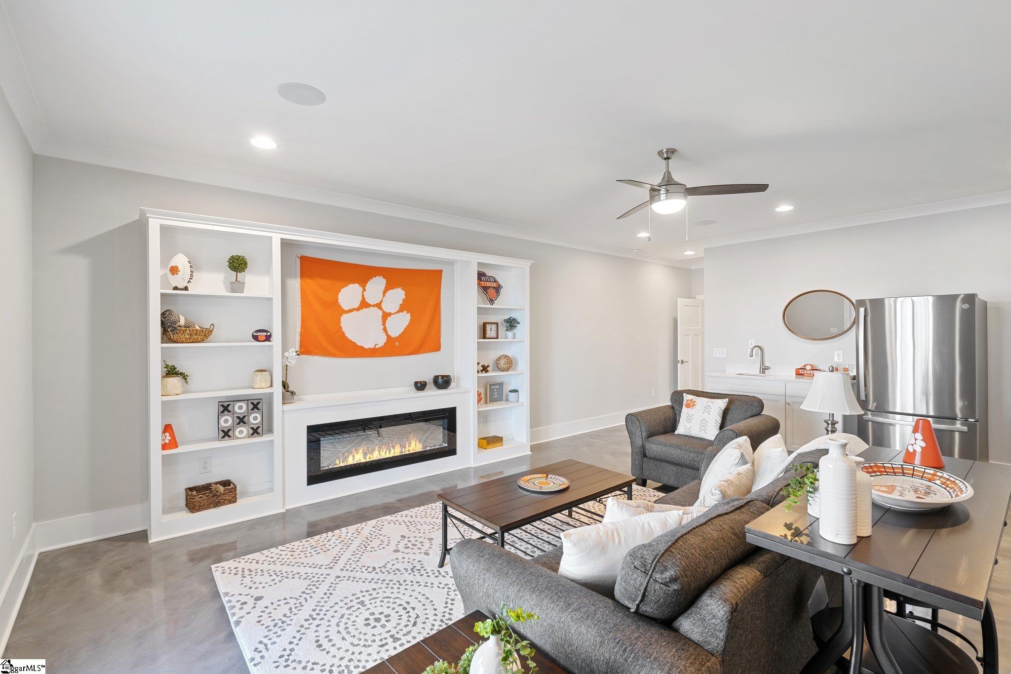 108 Holiday West Unit A