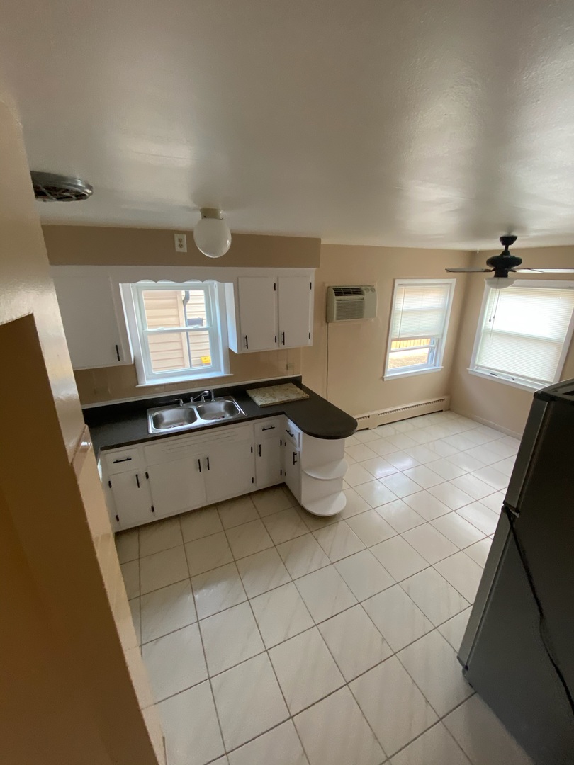 7343 W FULLERTON Avenue