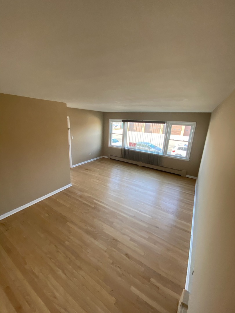 7343 W FULLERTON Avenue