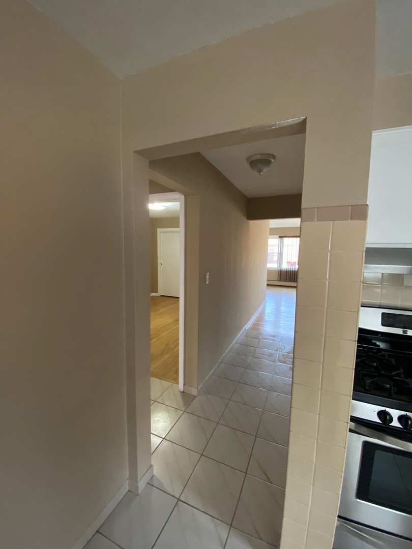 7343 W FULLERTON Avenue