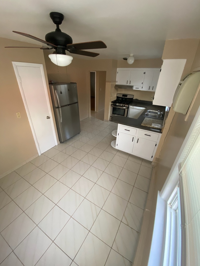 7343 W FULLERTON Avenue