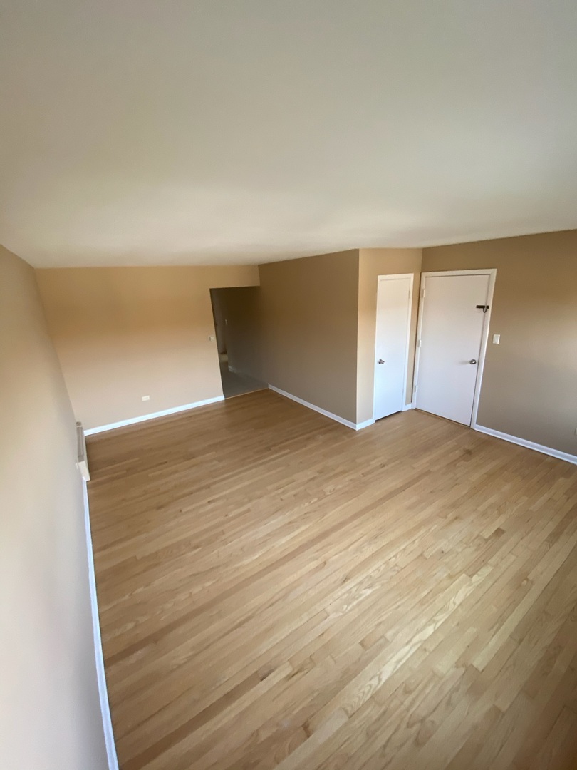 7343 W FULLERTON Avenue