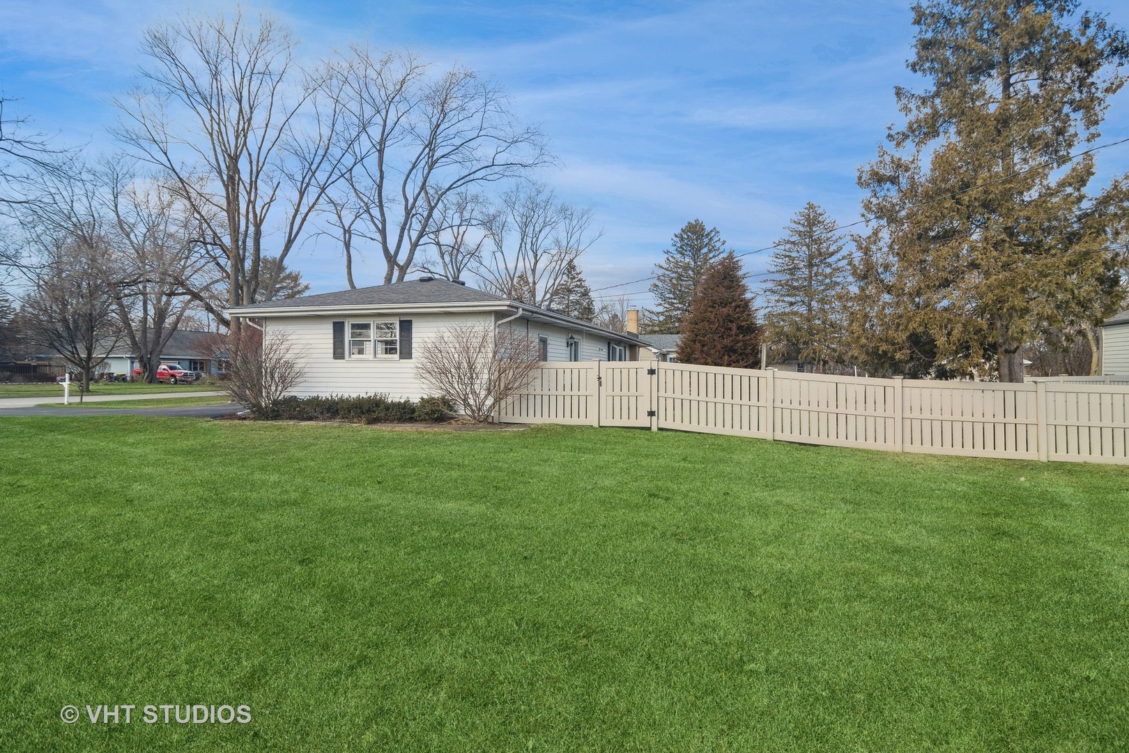 1103 N Drury Lane