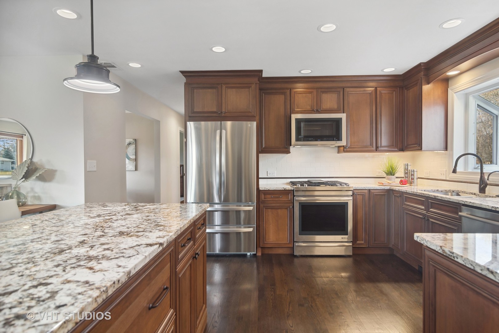 1103 N Drury Lane