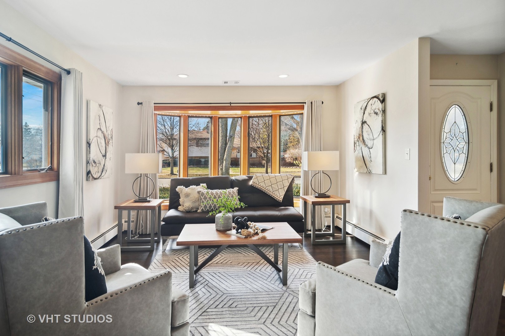 1103 N Drury Lane