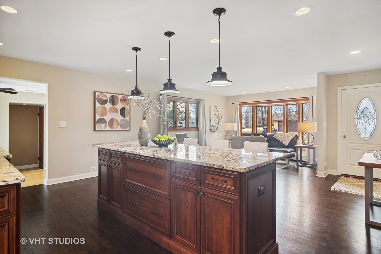 1103 N Drury Lane
