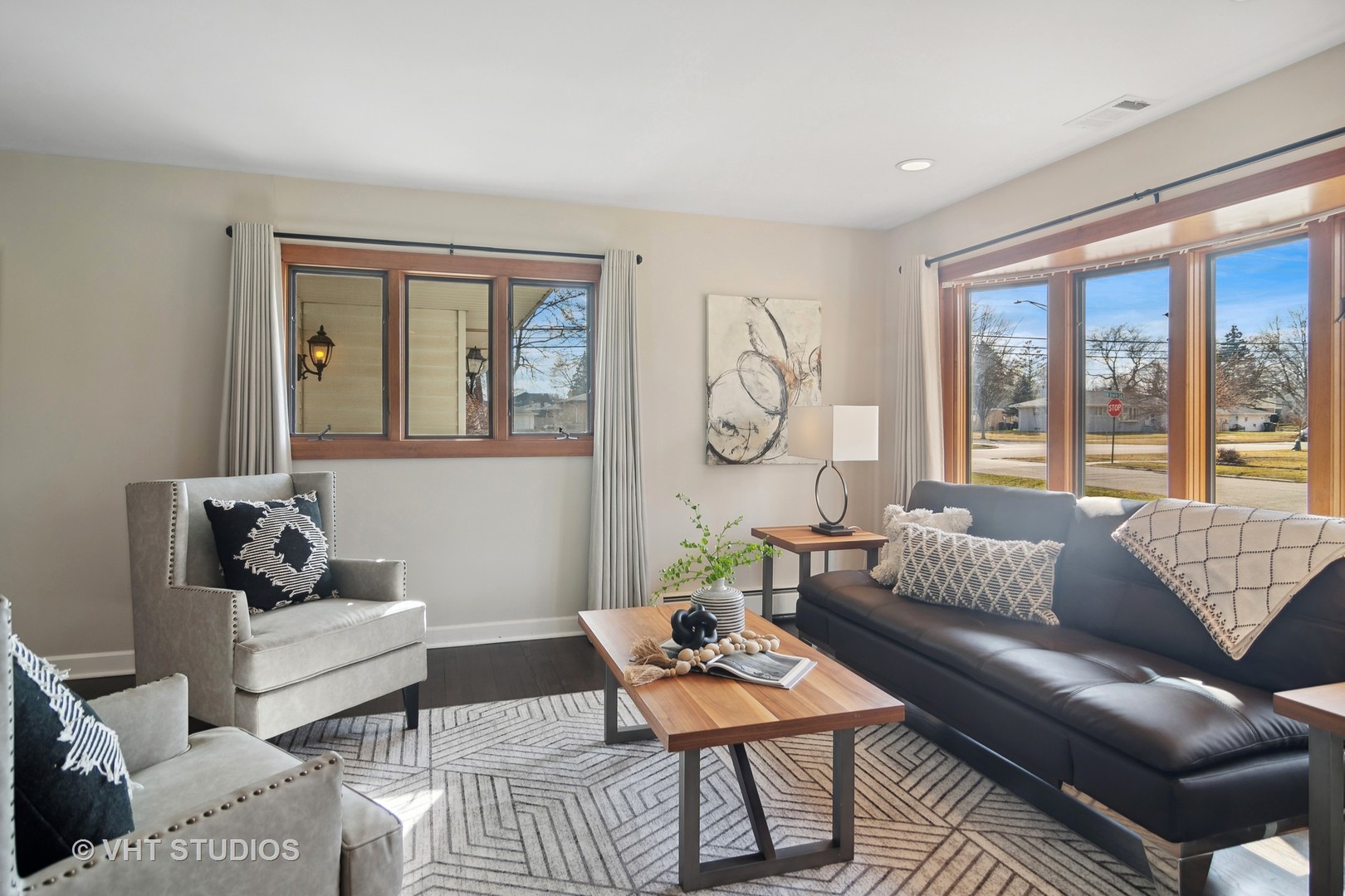 1103 N Drury Lane