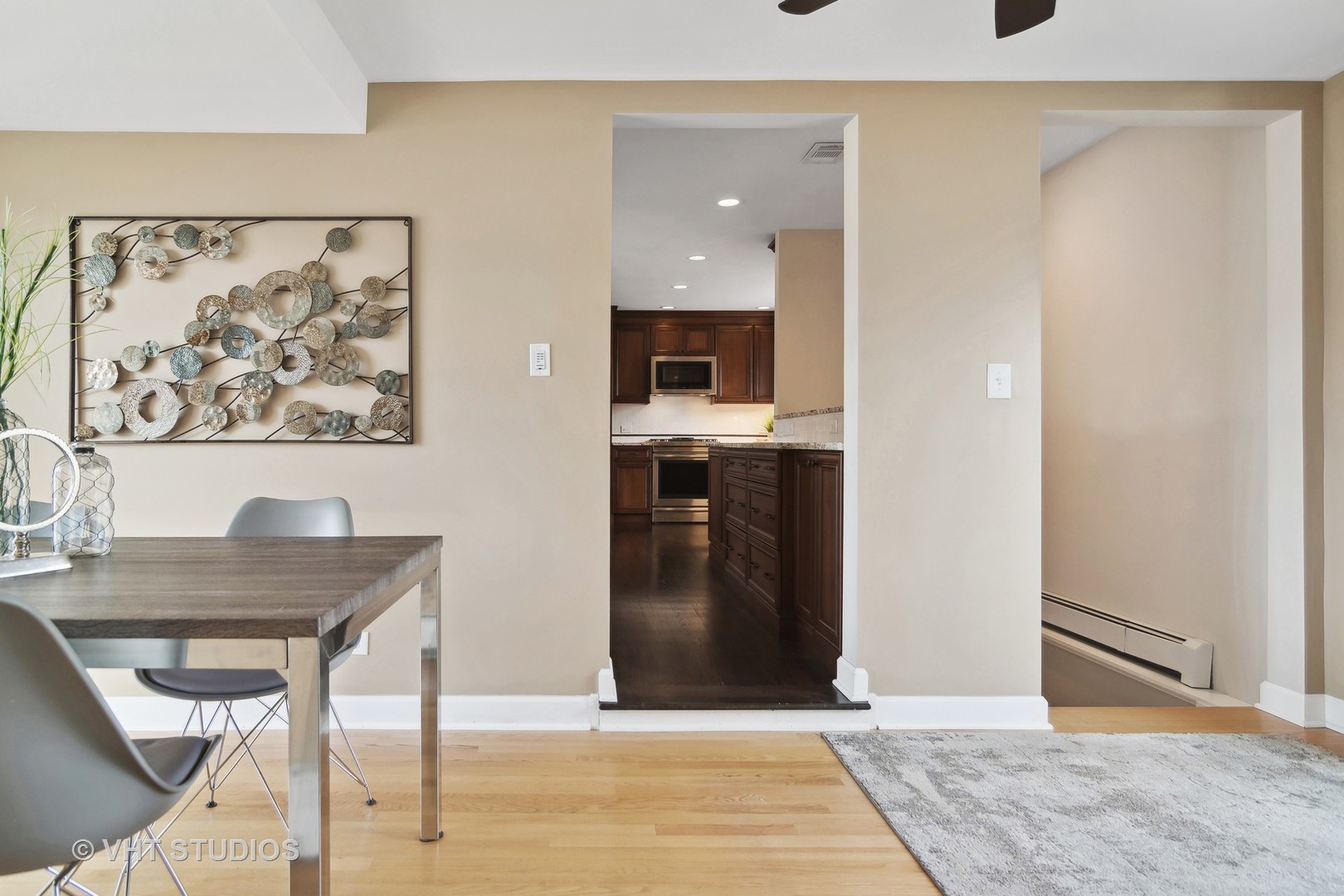 1103 N Drury Lane