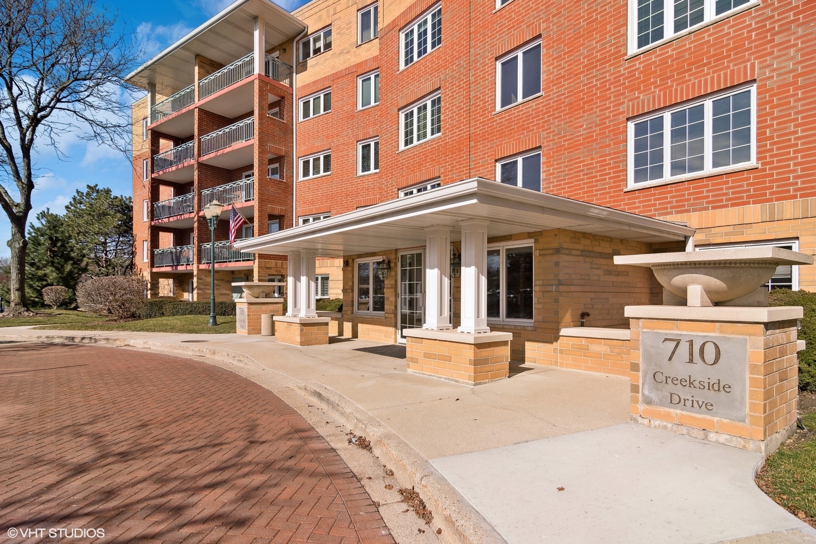 710 Creekside Drive Unit: 105