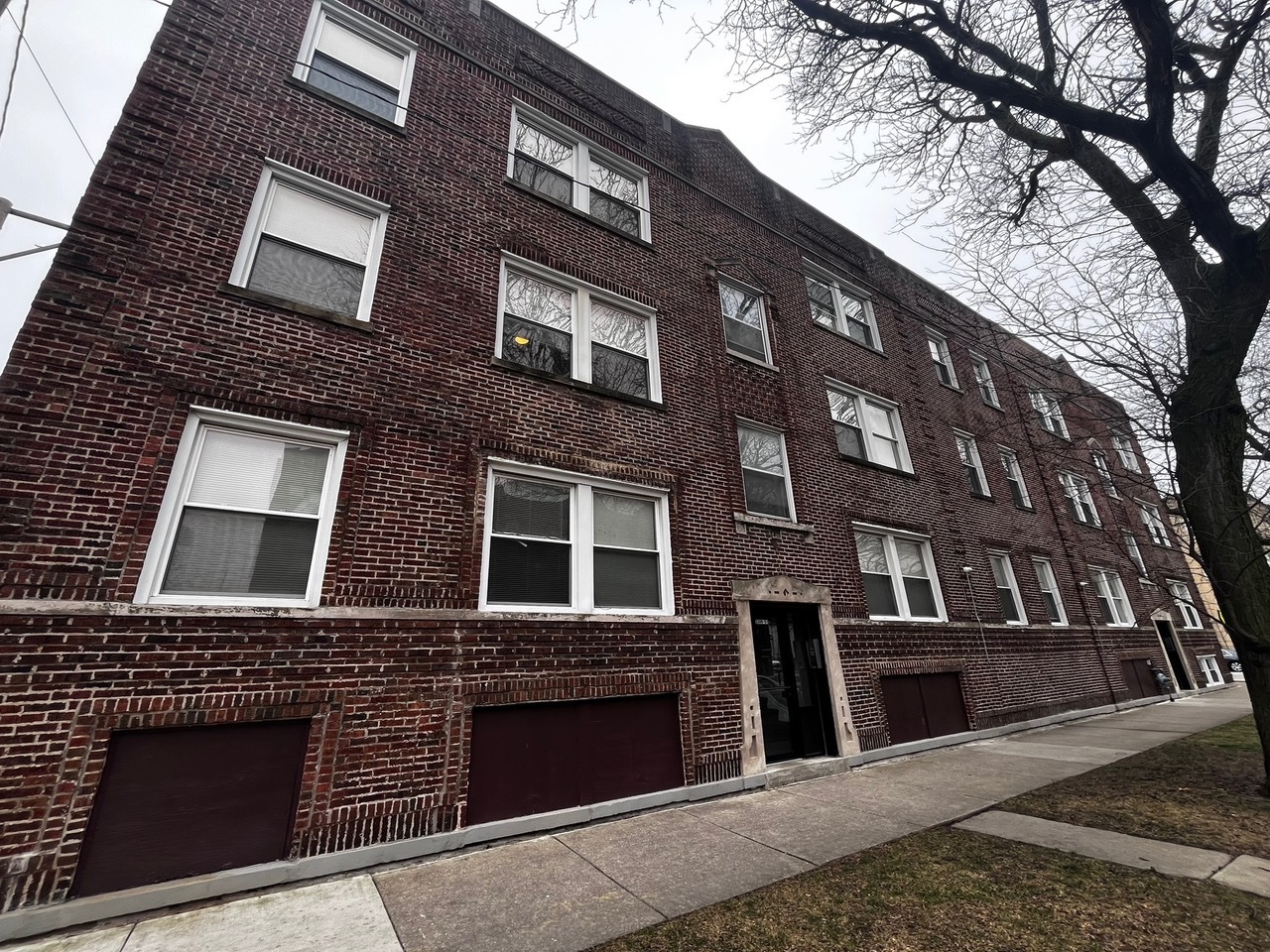 3351 W Sunnyside Avenue Unit: 2