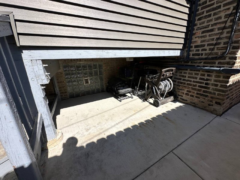 3351 W Sunnyside Avenue Unit: 2