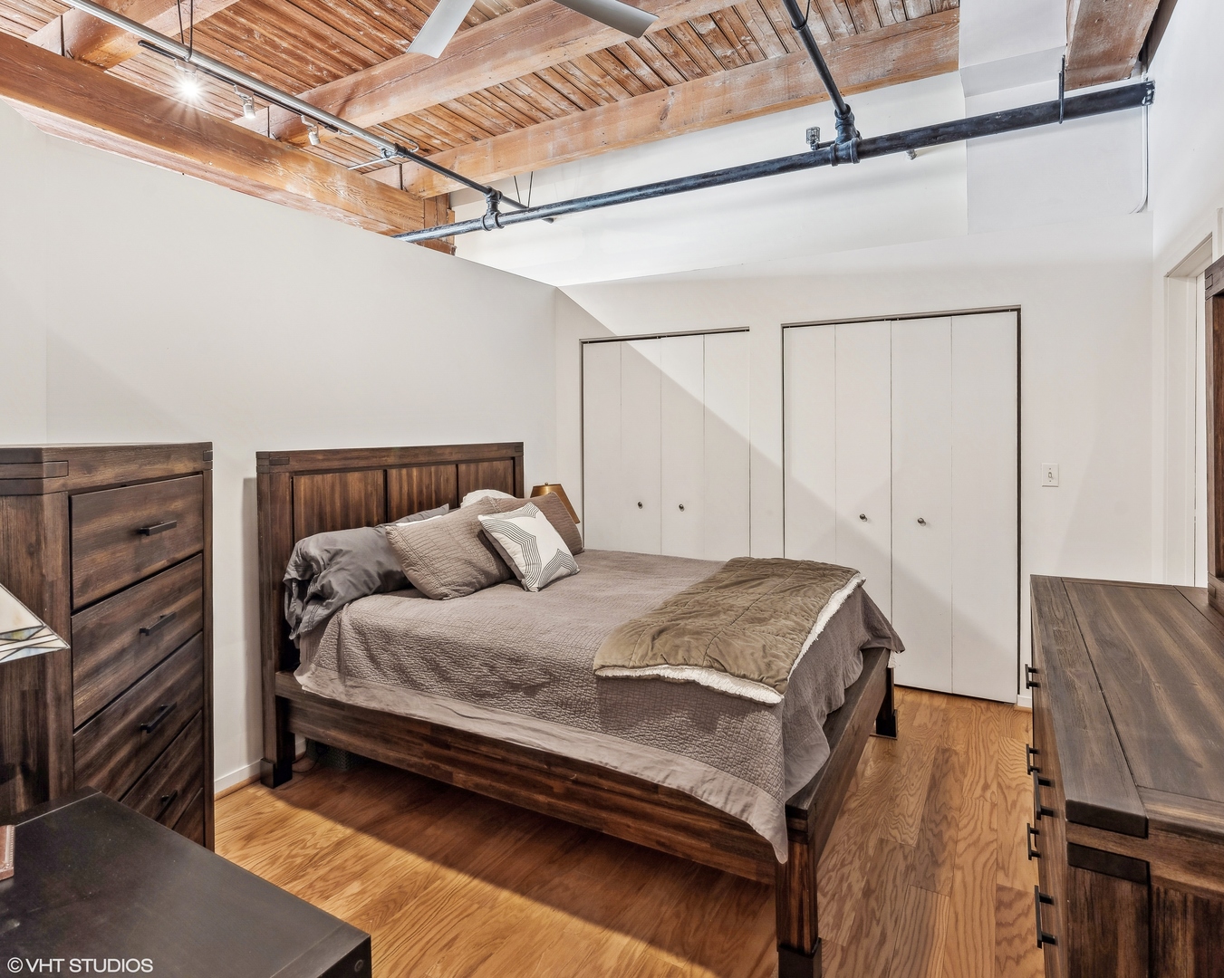 1740 N Maplewood Avenue Unit: 202