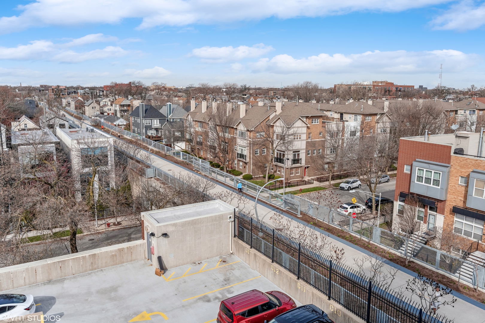 1740 N Maplewood Avenue Unit: 202