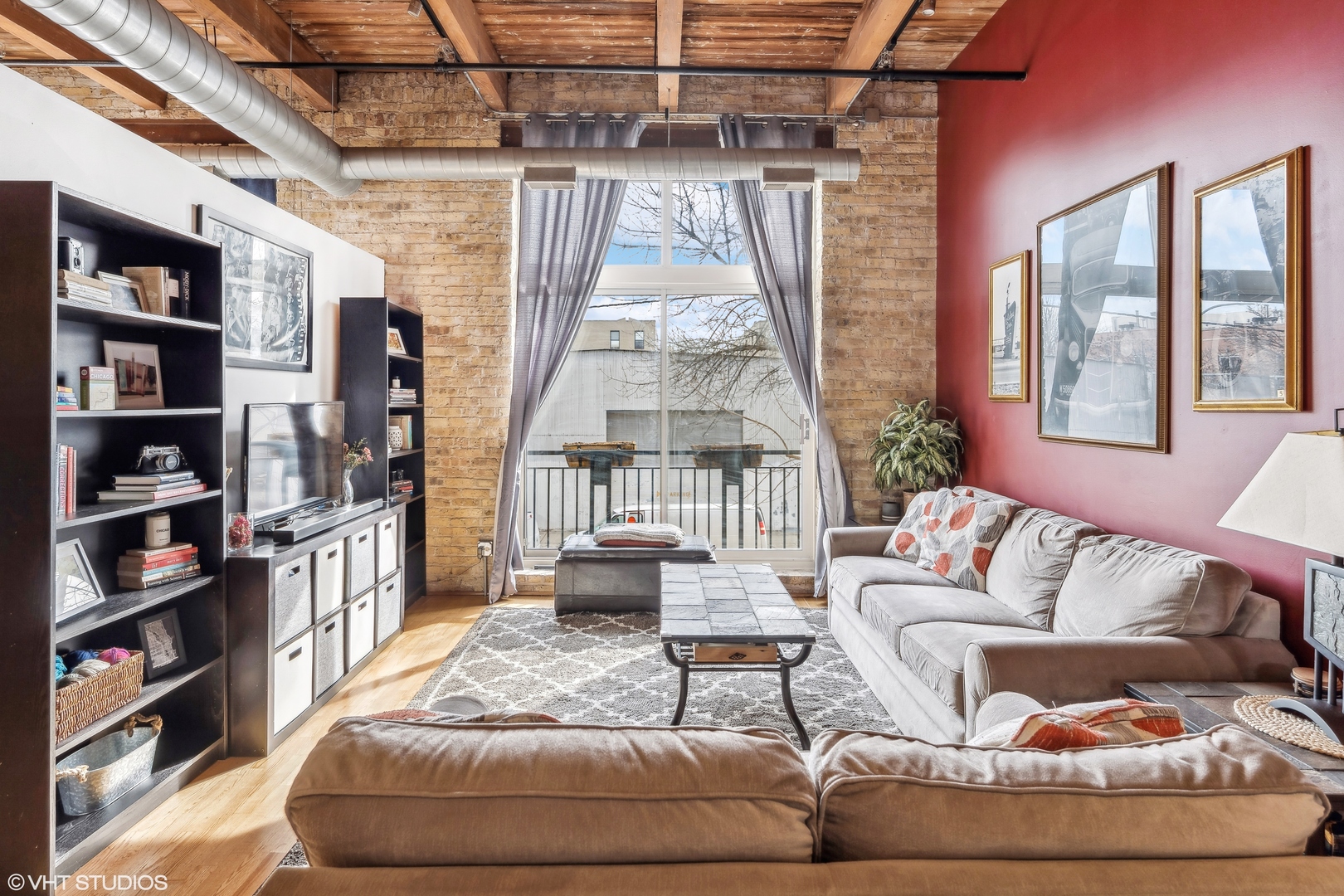 1740 N Maplewood Avenue Unit: 202