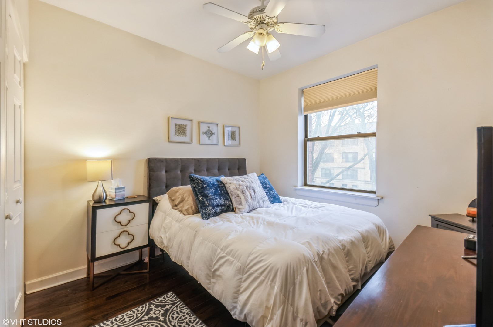 1852 W Lunt Avenue Unit: 2