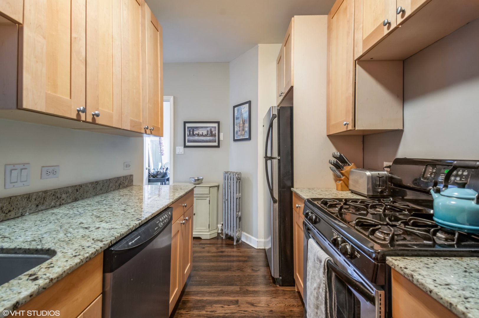 1852 W Lunt Avenue Unit: 2