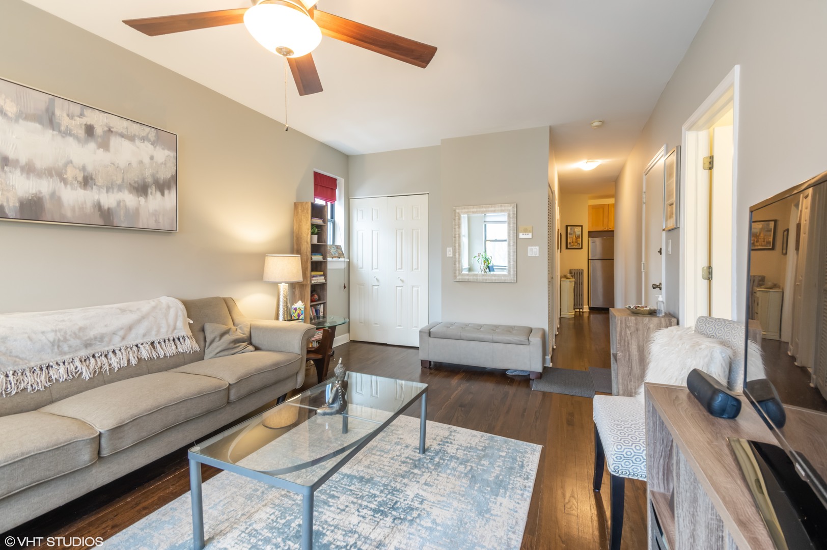 1852 W Lunt Avenue Unit: 2