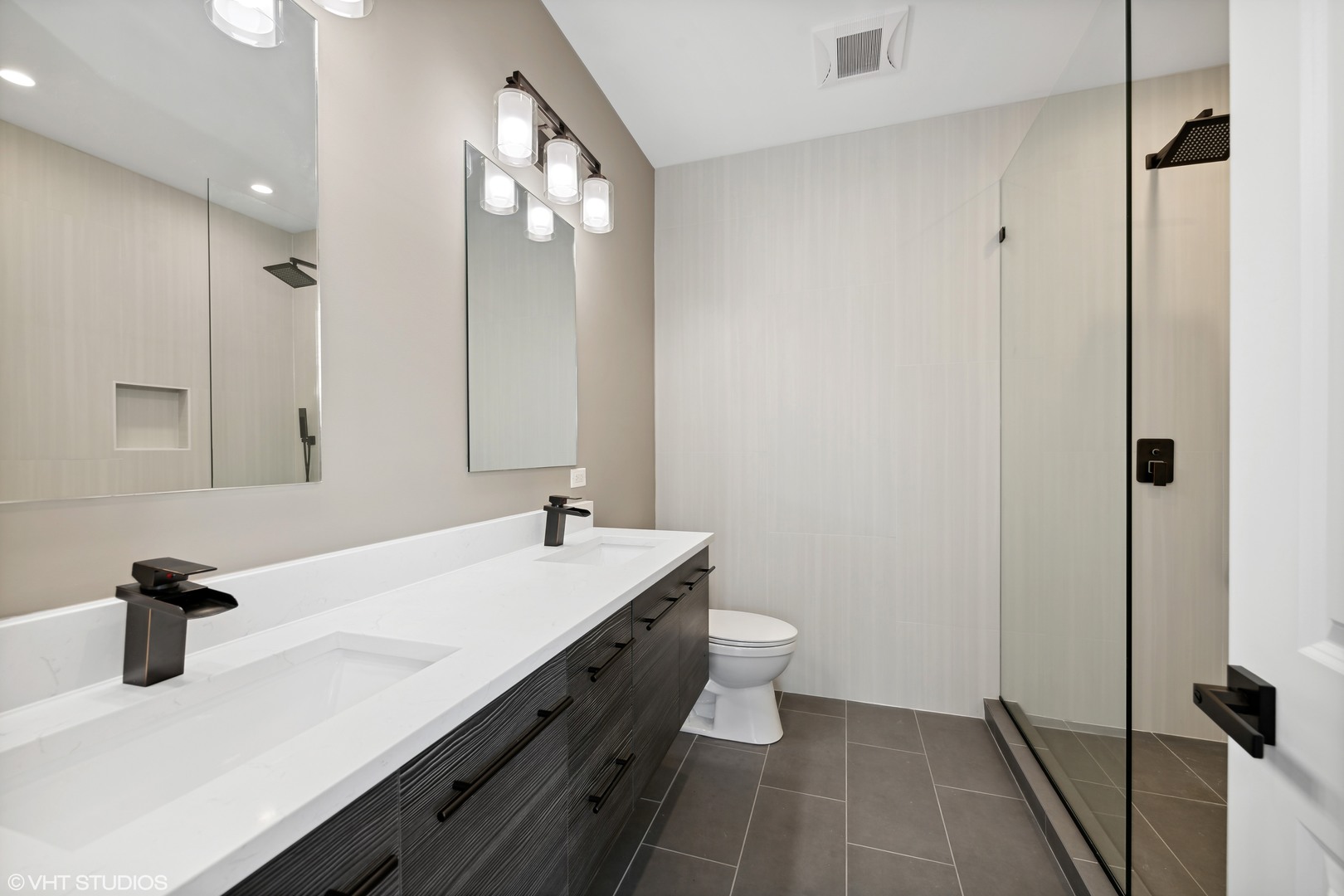 2106 N Laramie Avenue Unit: 1
