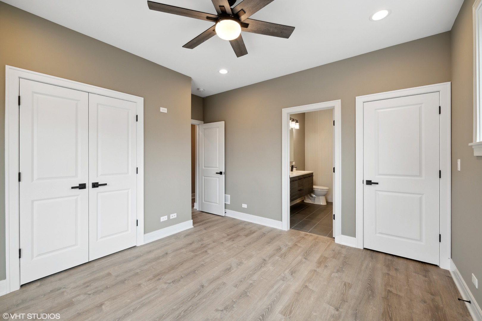 2106 N Laramie Avenue Unit: 1