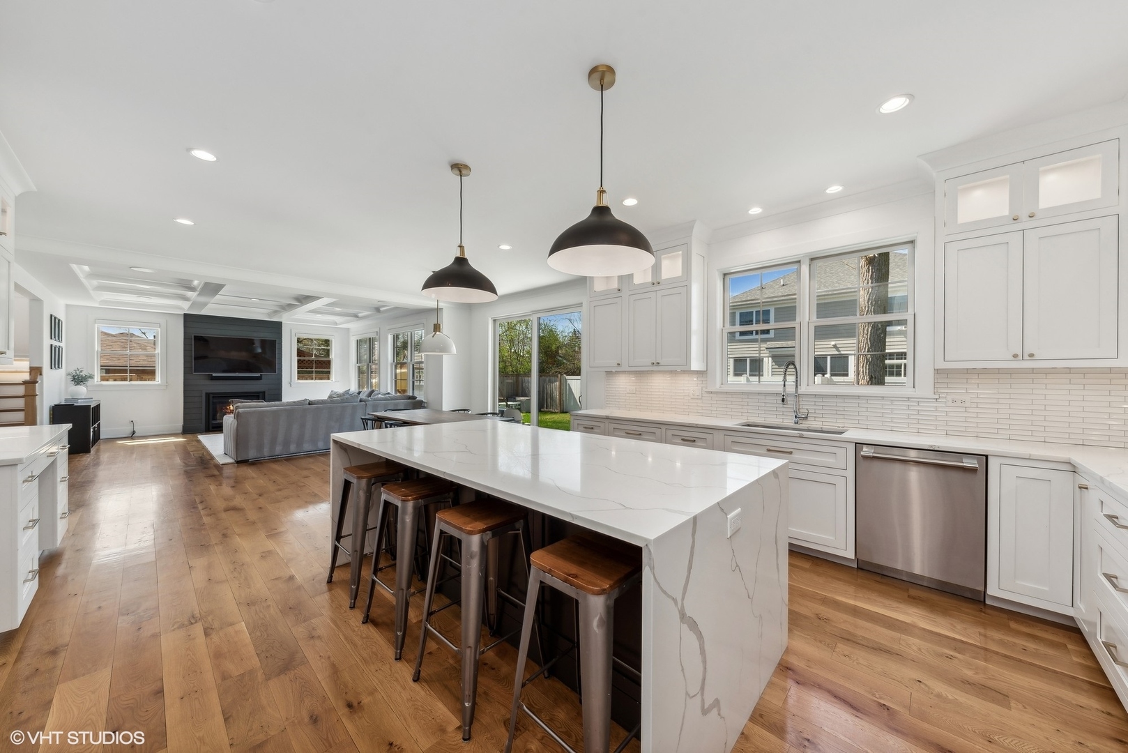 1714 N Chestnut Avenue