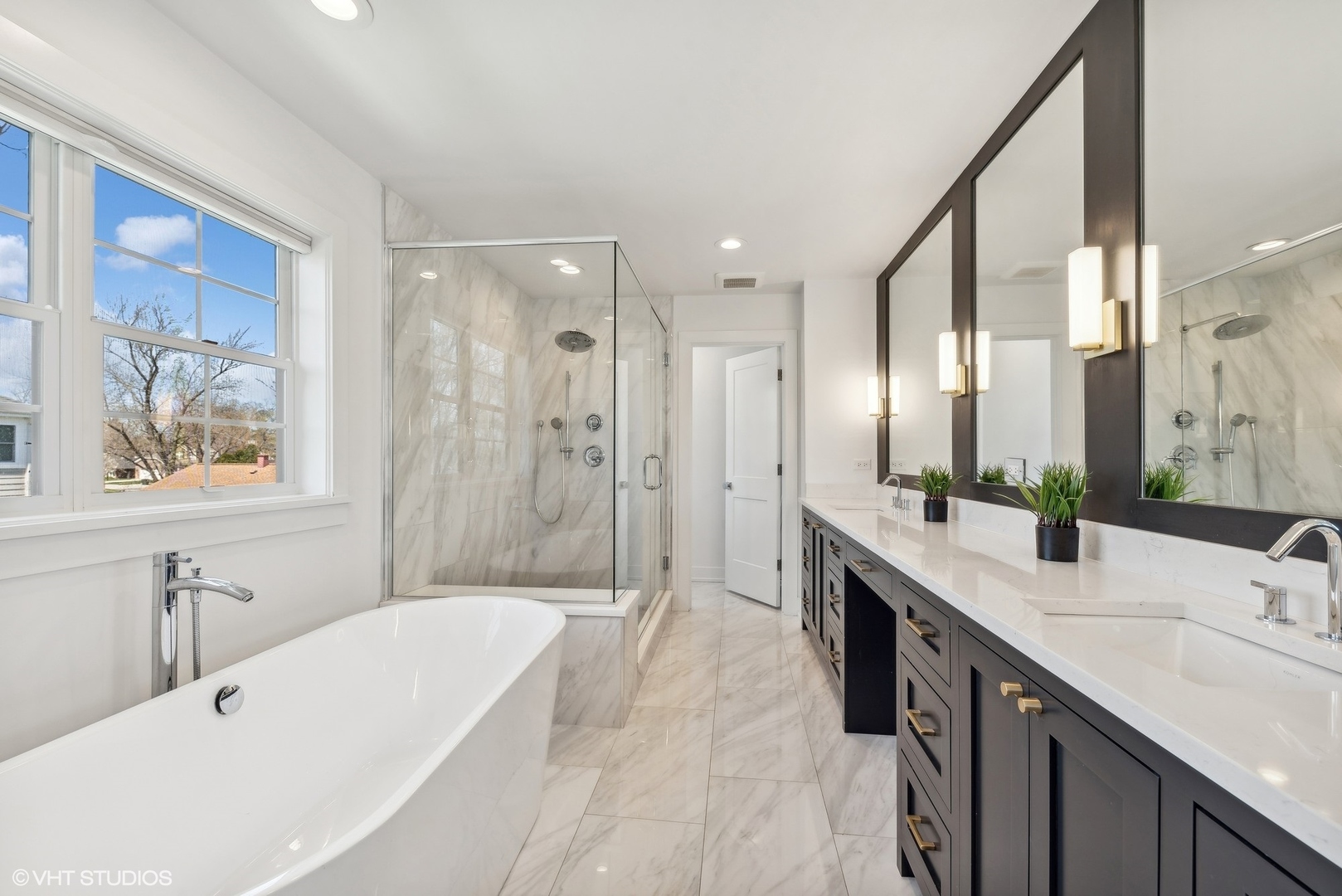 1714 N Chestnut Avenue