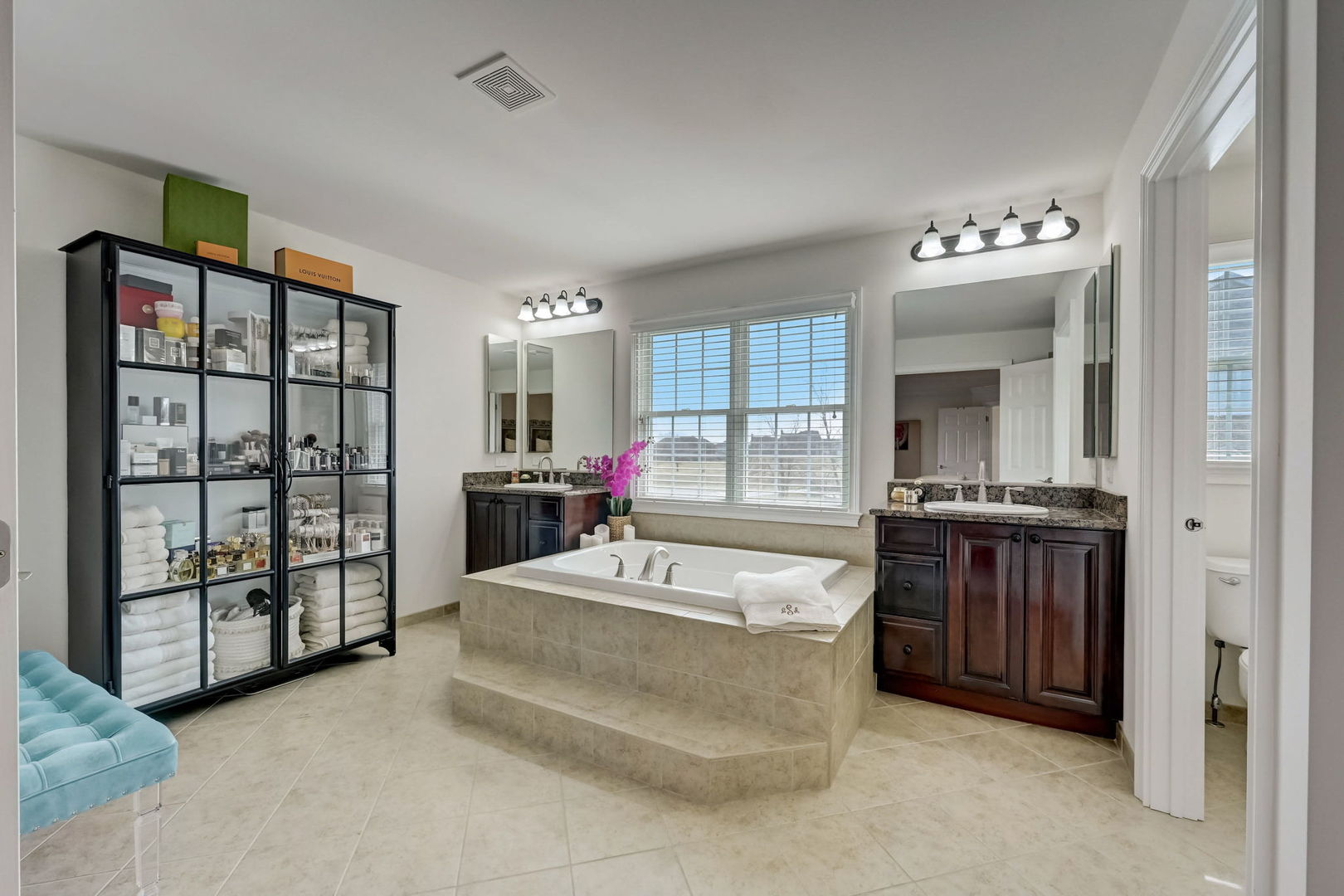 8 Prairie Landings Court