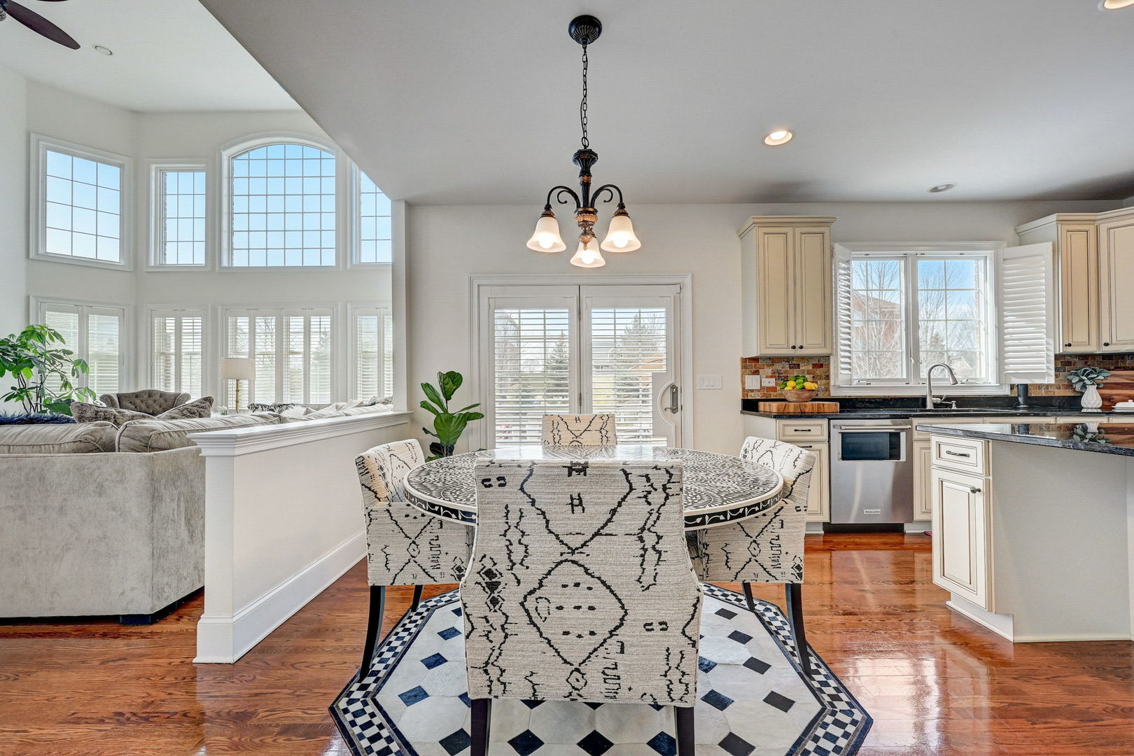 8 Prairie Landings Court