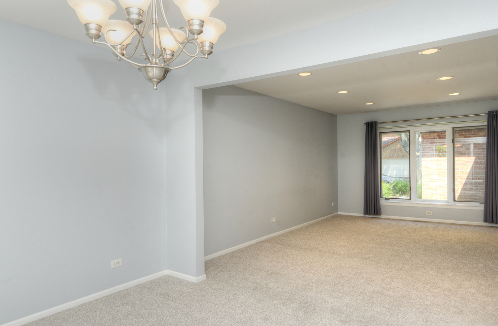 1606 N Windsor Drive Unit: 1606