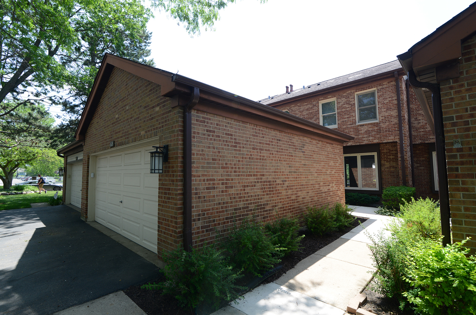1606 N Windsor Drive Unit: 1606