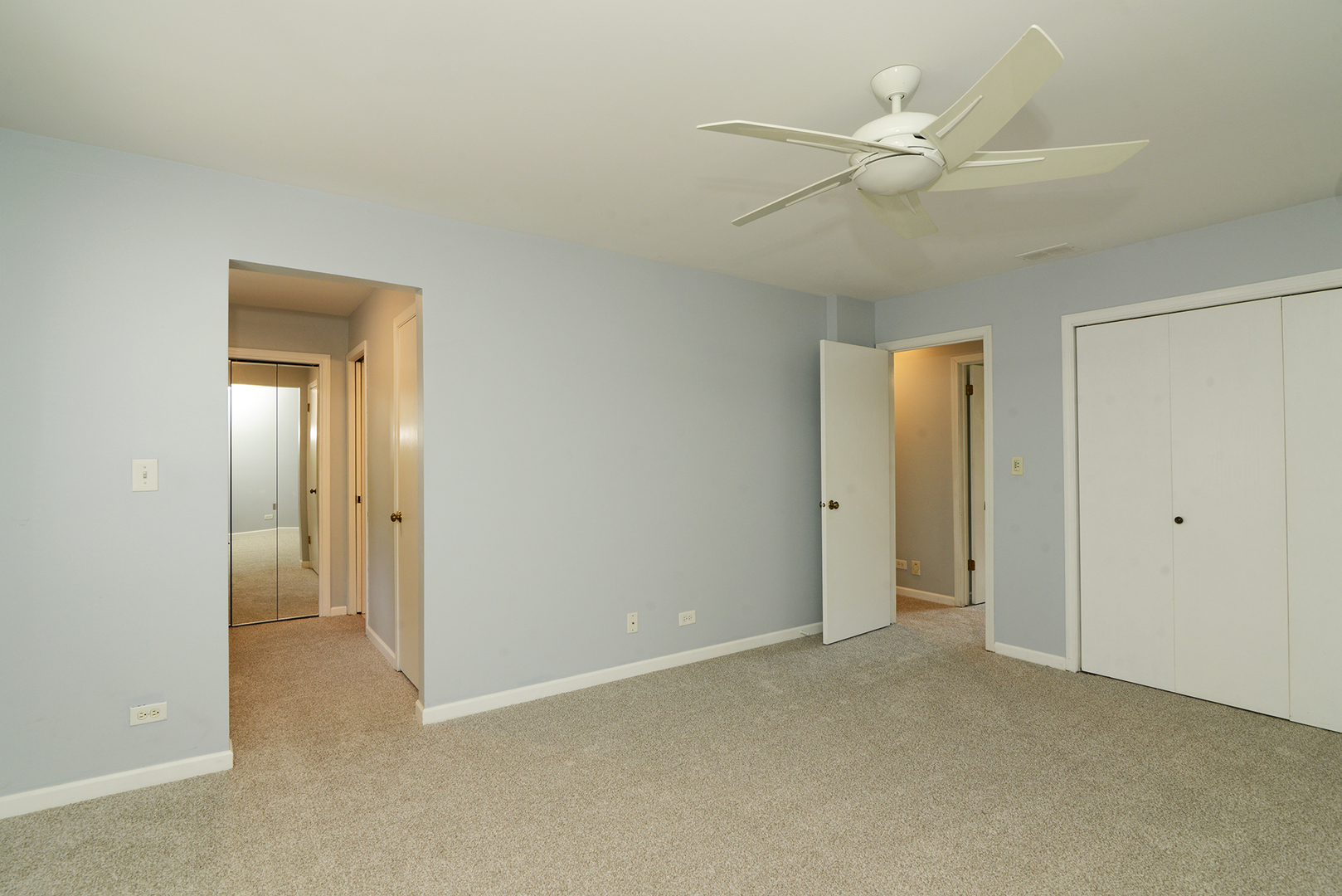 1606 N Windsor Drive Unit: 1606